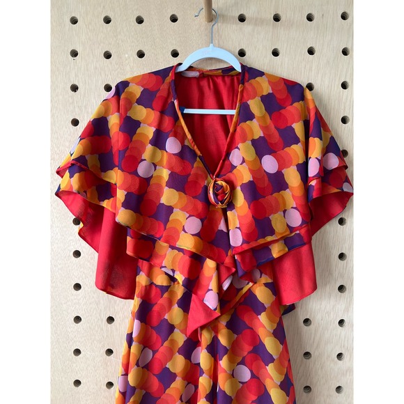 Psychedelic cape dot dress - Picture 2 of 9